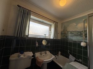 BATHROOM- click for photo gallery